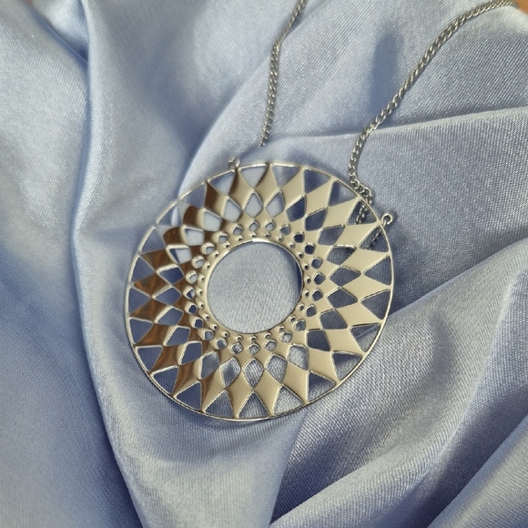 Elixa Necklace - Picture 2 of 4